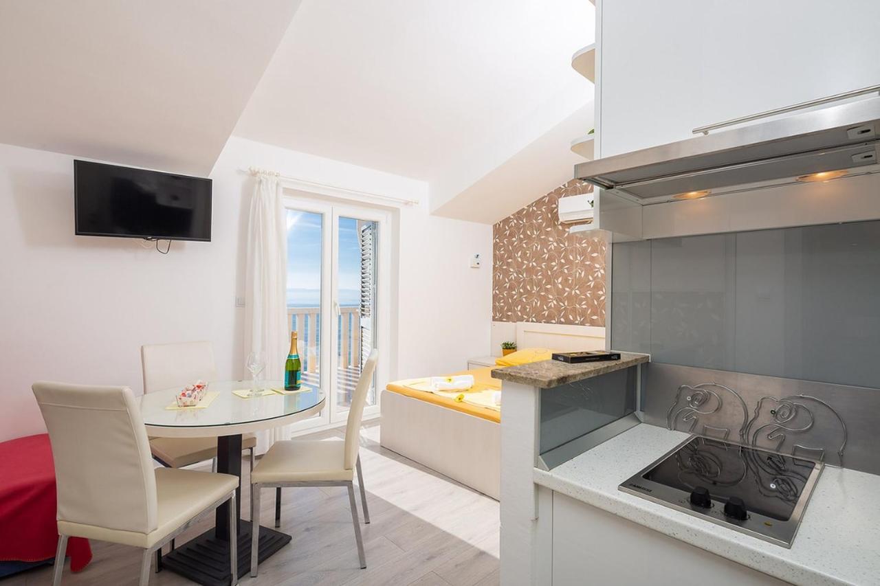 Apartmani Kastelancic Podstrana Exterior photo